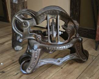 Louden Junior Cast Iron Hay Trolley
