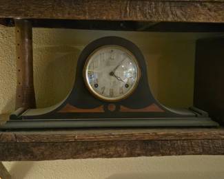 Ingraham Wind Up Mantle Clock