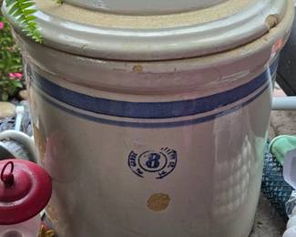Garden City Pottery #8 Crock With Lid
