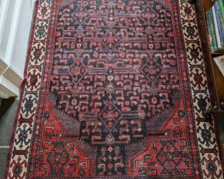 Persian hand-woven wool Malayer rug, measures 6' 8" x 4'.