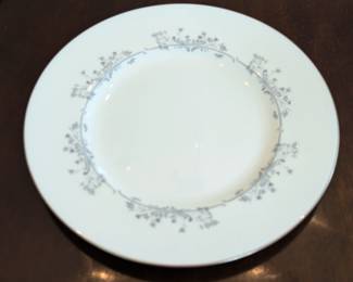 Minton (England) "Pandora" china. dinner plate.