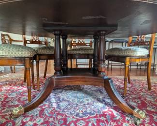 Pedestal detail of the Councill Craftsman round dining table.
