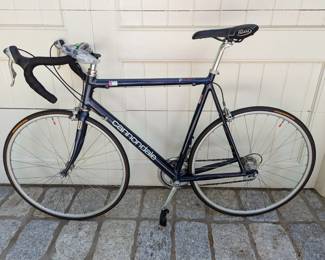 2001 Cannondale R800-105 Road Bike, Includes Original Quill, Excellent Condition.