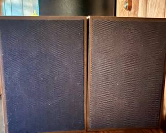 Vintage Bradford  Stereo Audio Entertainment System w/Speakers- AM/FM, 8-track, Turntable