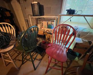 Bar stools
Chairs