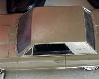 Vintage Philco Ford Thunderbird Premium Radio