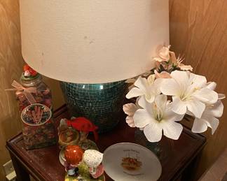 End Table/ Mid-century Lamp