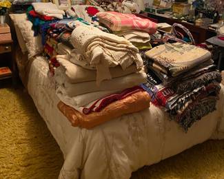 Six Piece Mid-Century Bedroom Suite to be sold together 