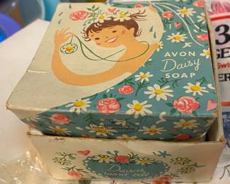 Avon Daisy Soap in Box