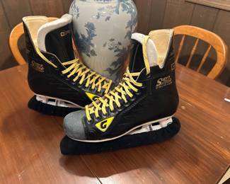Graf Supra 704 Ice Hockey Skates (LIKE NEW)