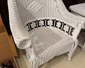 White Wicker Bedroom Set; Night Stands, Dresser, Headboard, Arm Chair (CLEAN! GREAT CONDITION)