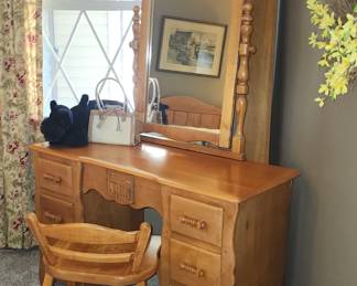 Virginia House "Architectural Columns" Bedroom Set, Vanity, bed, Dresser.