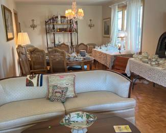 Elegant Vintage sofa Marshall Fields