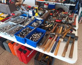 Smacking tools! Ratchets and Sockets