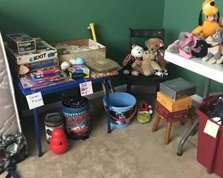 Toys
Games
Eeyores
Stuffed animals
