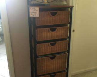 Metal and wickerstoragebin