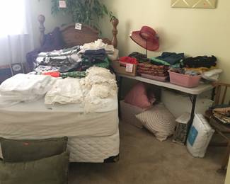 Twin bed
Lines