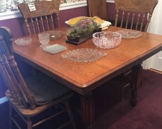 Oak Table and 4 chairs 