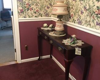 Sofa table
Gone with the wind lamp