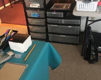 Storage containers