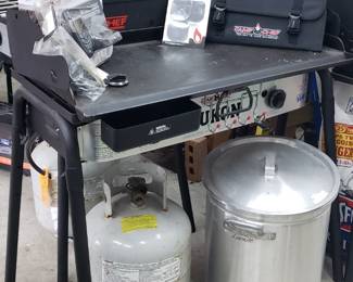 Camp Chef griddle top cooker, like NEW