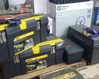 So MANY tool boxes, also nearly NEW
