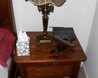 Ethan Allen Lamp Table