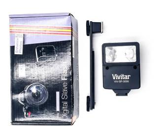 Vivitar SF-3000 Digital Slave Flash w/ Hot Shoe Bracket