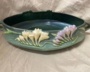 Roseville Freesia Console Bowl- 10"