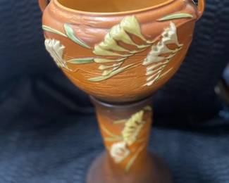 Roseville Freesia Jardiniere & Pedestal