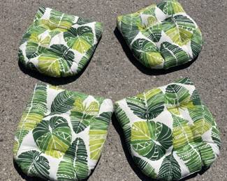 Lot 65 | Outdoor Cushion Lot Set of 4 Fern Leaf Pattern