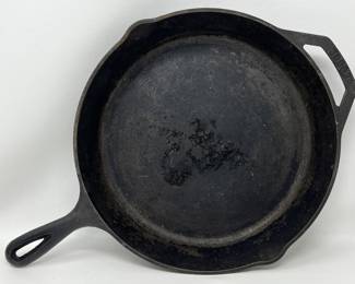 Lot 153 | Lodge 12" Cast Iron Pan Skillet