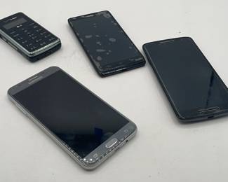 Lot 72 | Lot of Older Cellphones Samsung Verizon LG