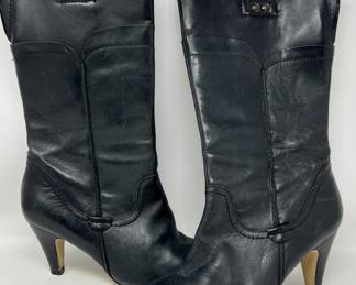 Lot 126 | Sz 7 Leather Upper Heeled Yoked Boot Boots Shoes