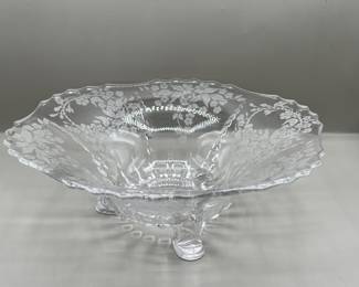 Lot 253 | 1930s New Martinsville Etched Footed Console Bowl