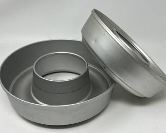 Lot 1Lot 140 | Mirro Aluminum Ice Ring Mold Bundt Pan