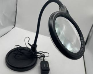 Lot 55 | Desk Lamp Magnifier Reader