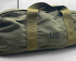 Lot 77 | US Tool Bag Satchel Army Green Duffle Bag