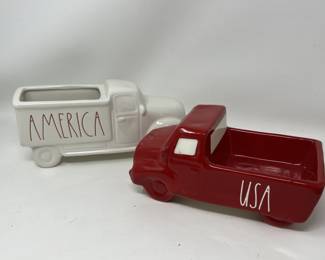 Lot 233 | Rae Dunn America USA Chip Dip Trucks Serving