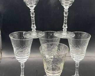 Lot 98 | Set of 6 Decorative Stemware Glass Wine Goblet