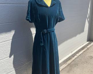 Lot 112 | 30/40’s Velour Teal Dress with Belt Velvet