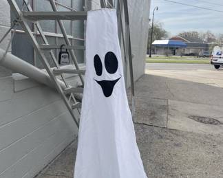 Lot 84 | Ghost Windsock Halloween Spooktacular