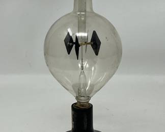 Lot 115 | Crookes Radiometer Light Mill Solar Engine