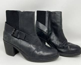 Lot 130d | sz7.5 Ladies Heeled Ankle Boot Leather Upper