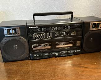 Lot 287 | Panasonic Boombox RX-CT830 Radio w Removable Speak