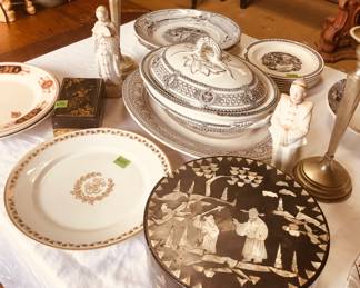 China pieces, porcelain tureen, Chinese wooden cake box