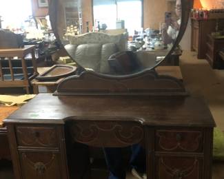 Antique vanity with mirror