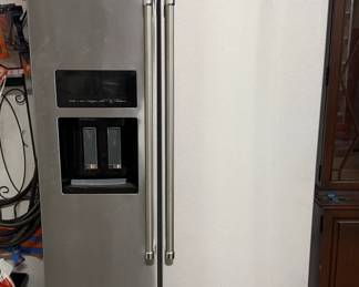 06 KitchenAid Refrigerator Stainless
