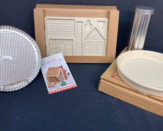 Pampered Chef Gingerbread House Mold, Deep Dish Maker And More
