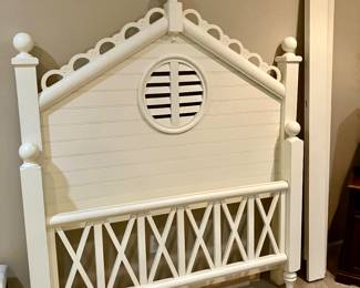 Lexington “Seaside Retreat” queen bed